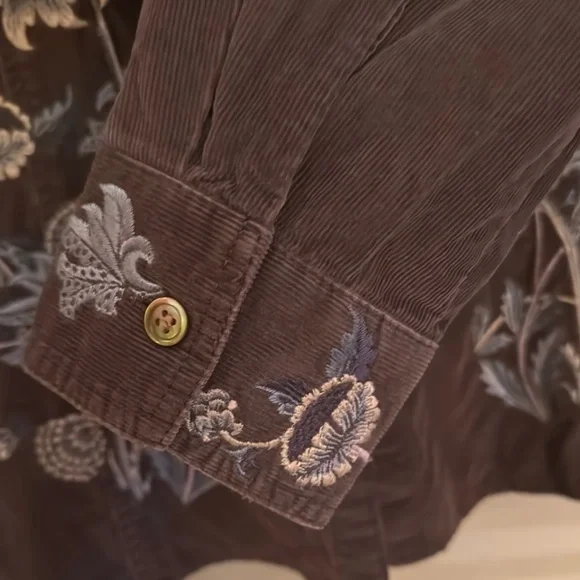 Embroidered Floral Button-Up Shirt - Picture 5 of 7